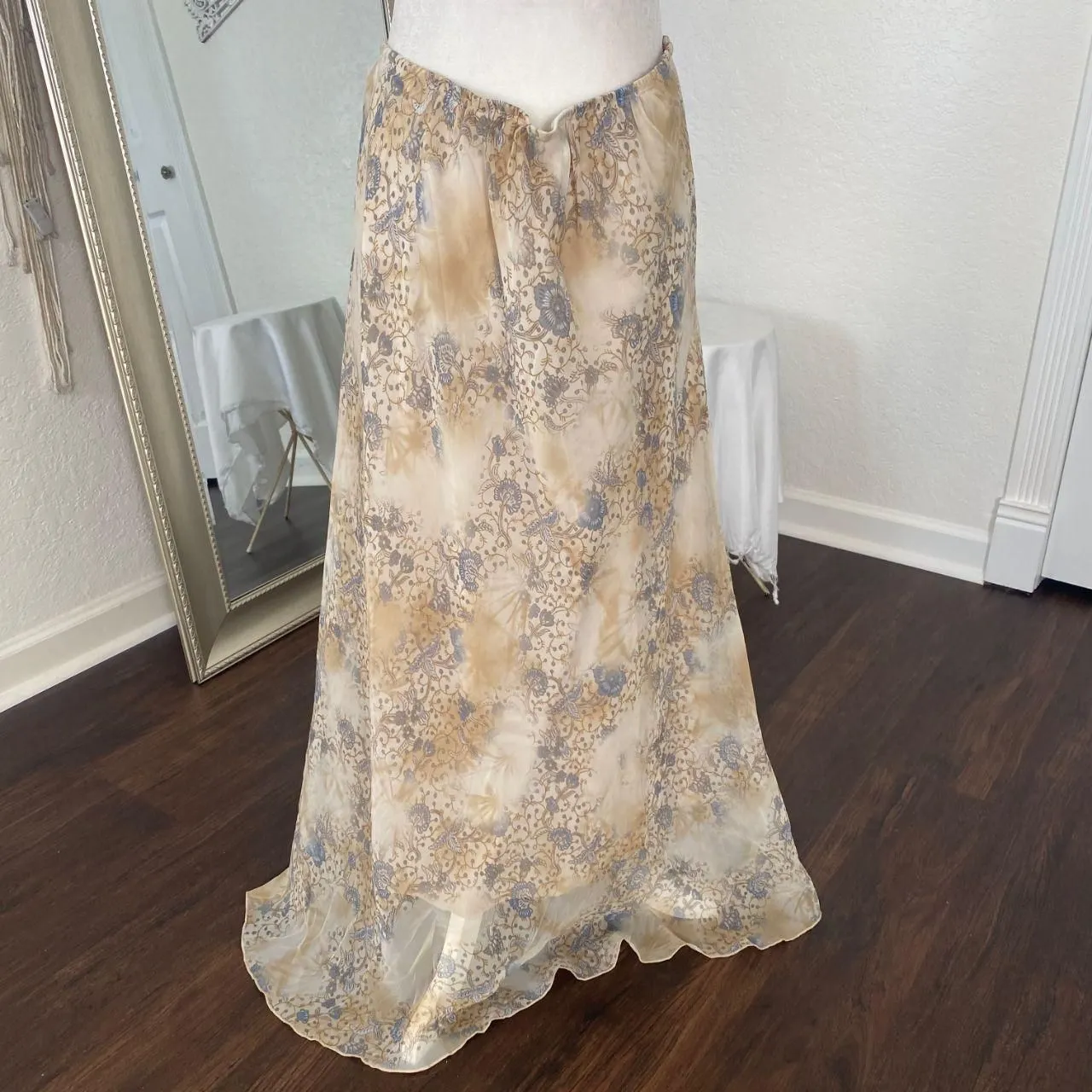RAG Romantic Whimsical Cream Tan Mesh Blue Floral Maxi Skirt Plus Size 1X - Image 6