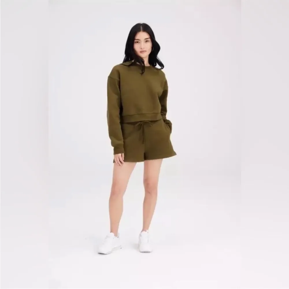 Girlfriend Collective • Forest Olive Green Sweatshirt Crew Neck - Image 2