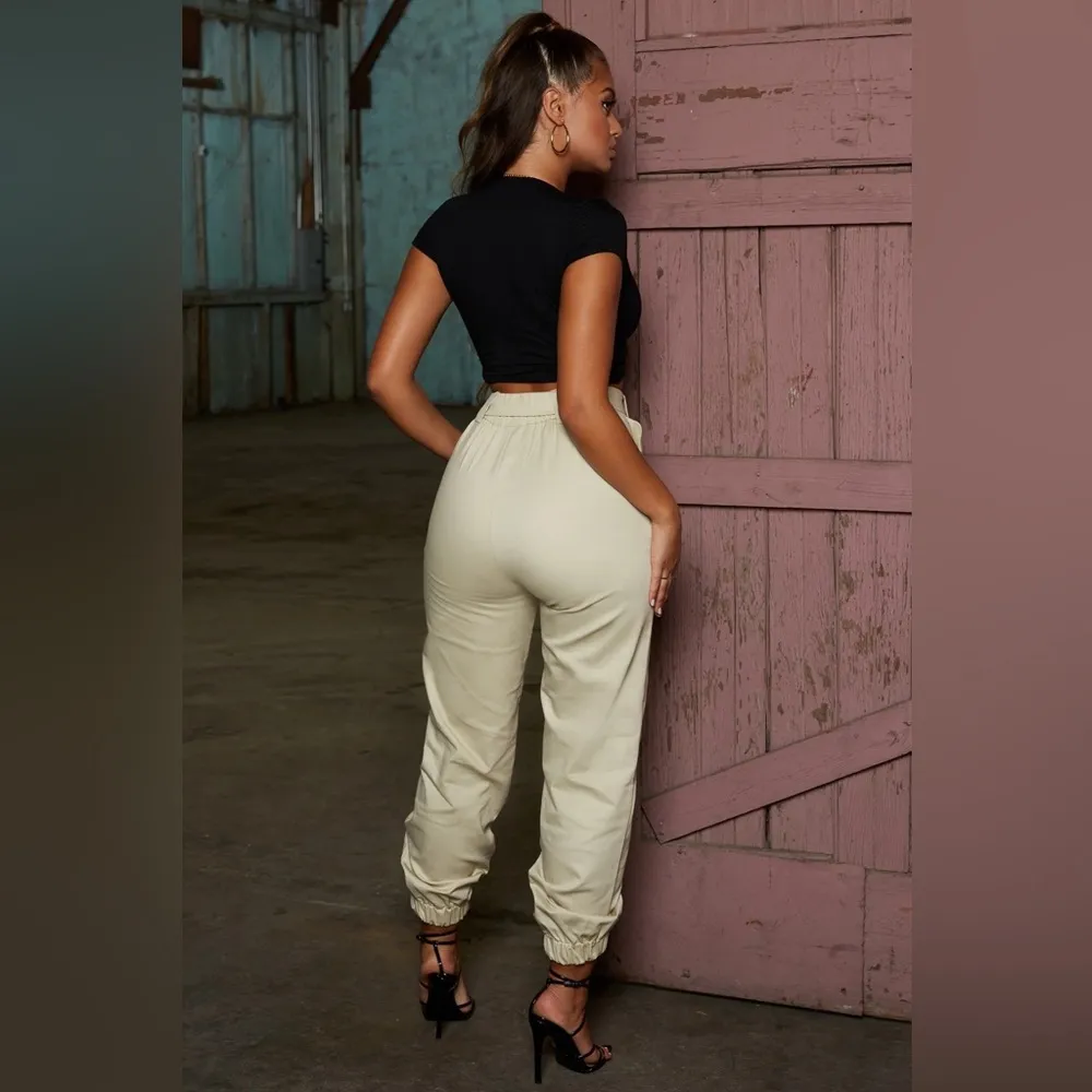 Oh Polly Knot My Intention Plunge Tie Front Crop Top in Black - Image 3