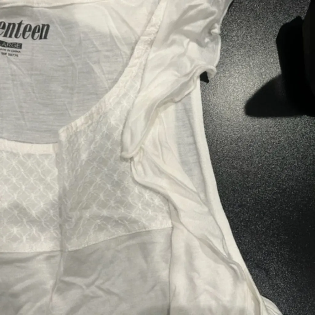 NWT Seventeen Large White Tank Top Blouse - Image 4