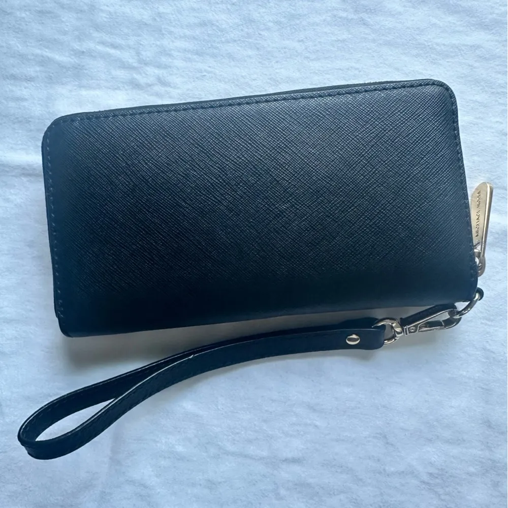 Michael Kors, black wallet with detachable wristlet strap - Image 4