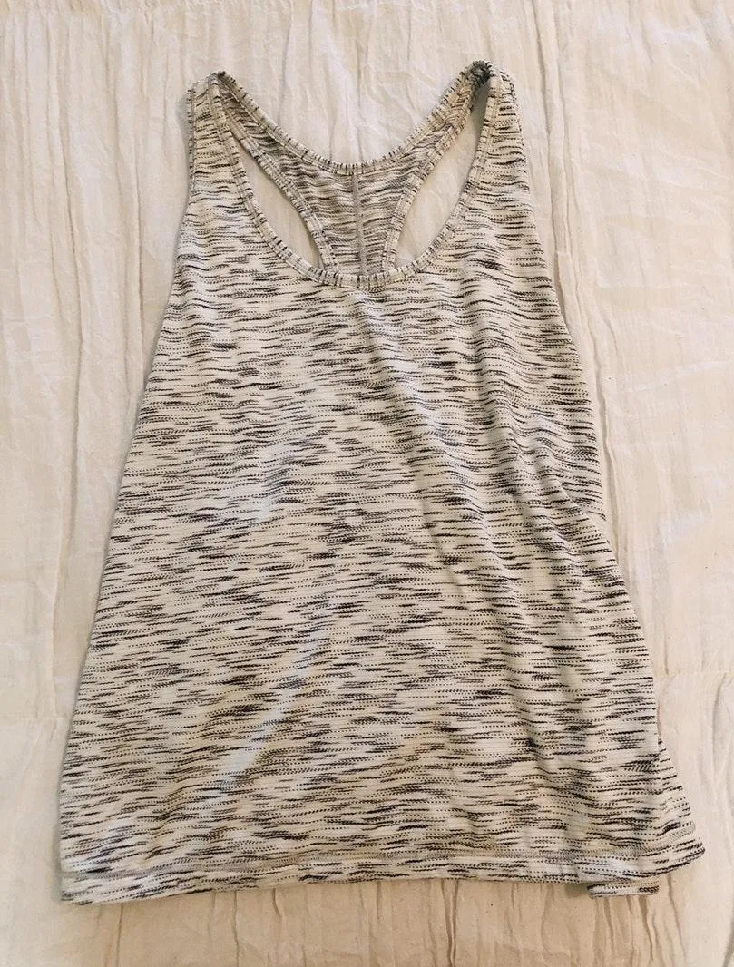 Lululemon tank top - Image 3