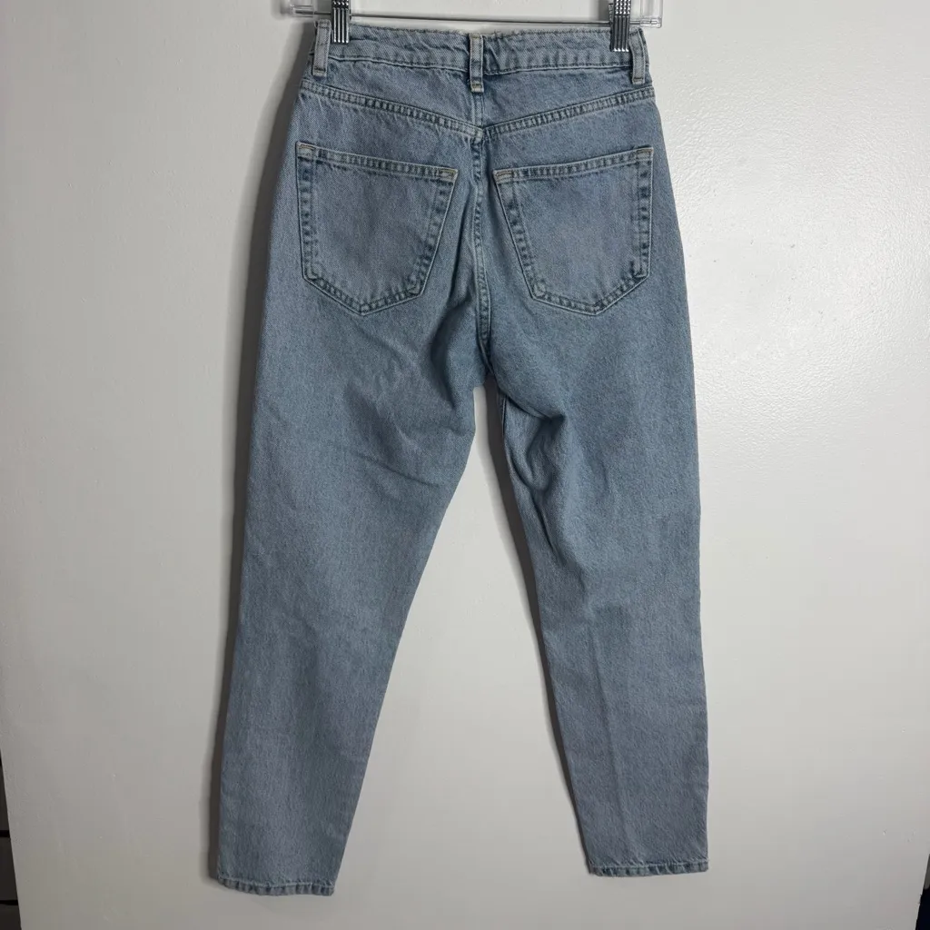 Topshop Mom High Waisted Jean Ripped Knees Size 25 Light Wash Blue - Image 3