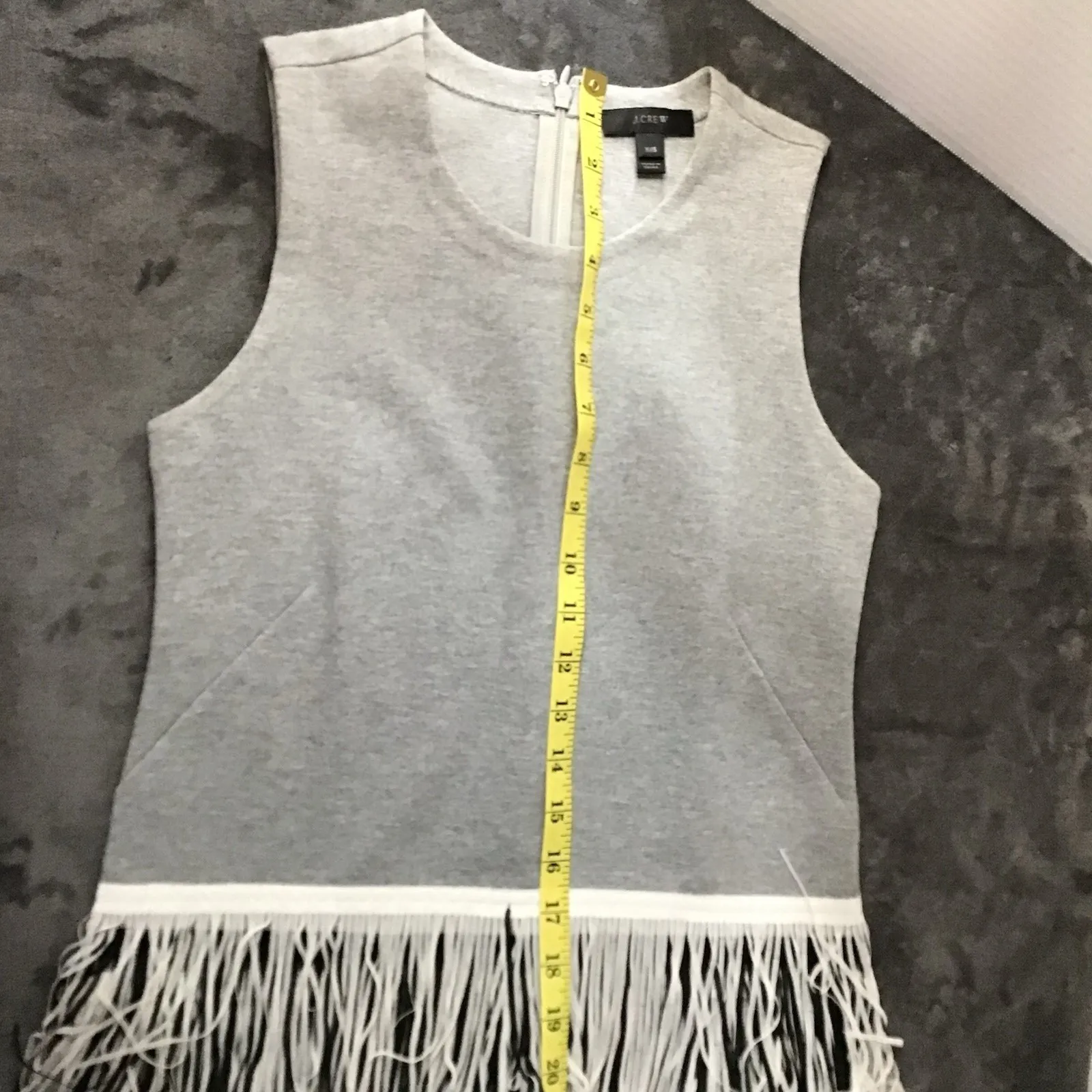 J CREW WOMENS GRAY KNIT TOP‎ WITH FUN FRINGE SIZE S SLEEVELESS GenZ  Rare Find - Image 9