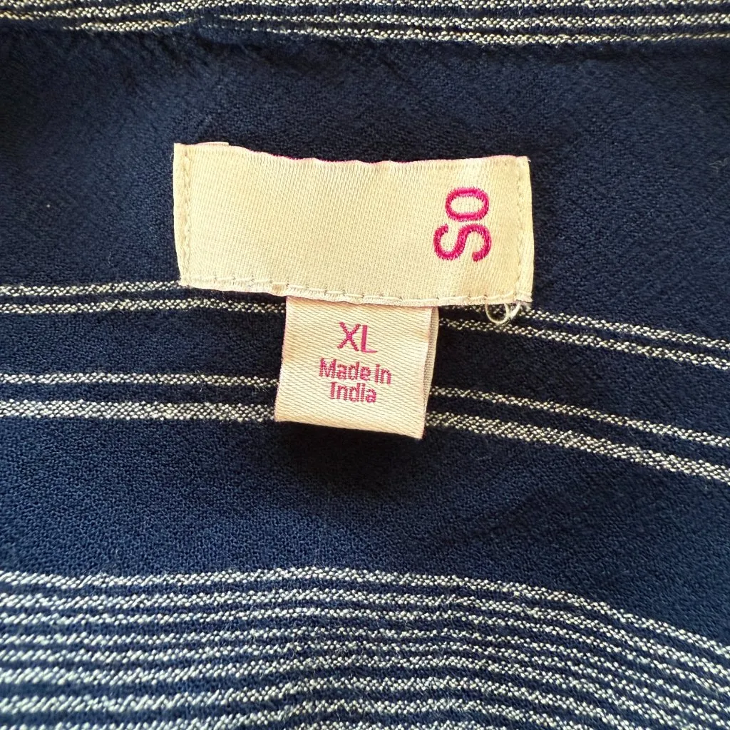 So blue and white striped collared long sleeve button down tie front shirt XL - Image 7