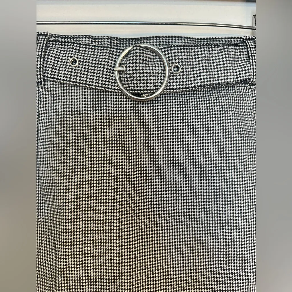 H&M Divided A- Line Mini Skirt Black White Checkered Used Size‎ 4 - Image 2