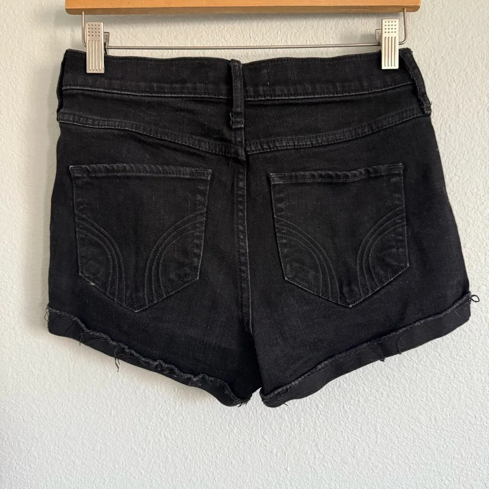 Hollister  Black High Waisted Denim Shorts. Size 5, w27 - Image 4