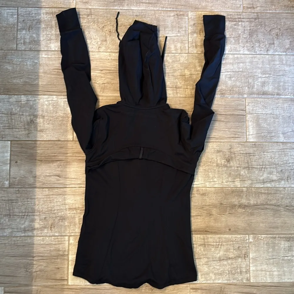 Members Mark ladies full zip up hooded workout jacket. Black Size XS - Image 2