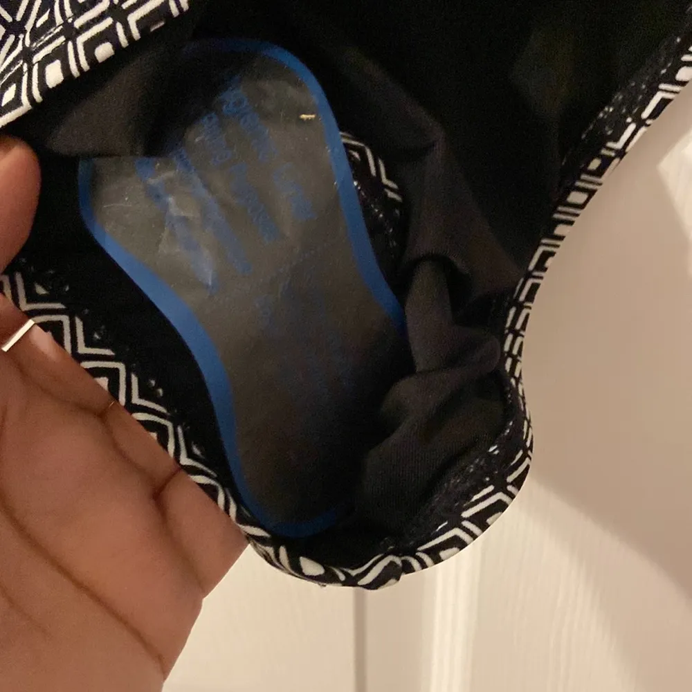 DKNY Swimsuit size L brand new with tag beautiful one piece black and white - Image 3