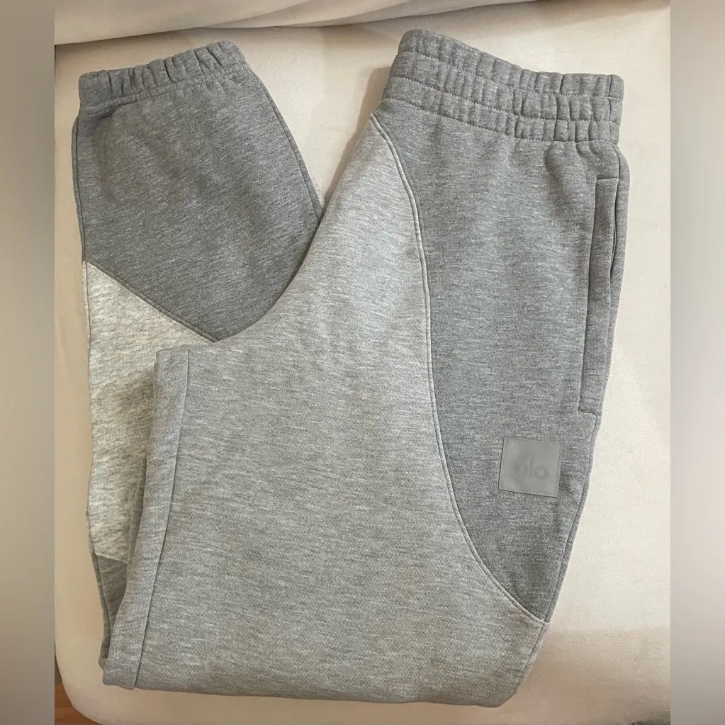 ALO Yoga NWOT Make Waves Sweatpants Joggers Athletic Heathered Grey Tonal Size S - Image 11