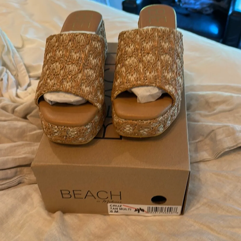 Beach by Matisse Tan Platform Mules with Chunky Sole Size 6 - Image 2