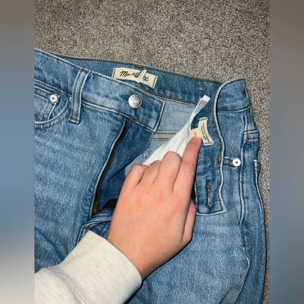 Madewell  Perfect Vintage Straight Jean in Ferman Wash - Image 10