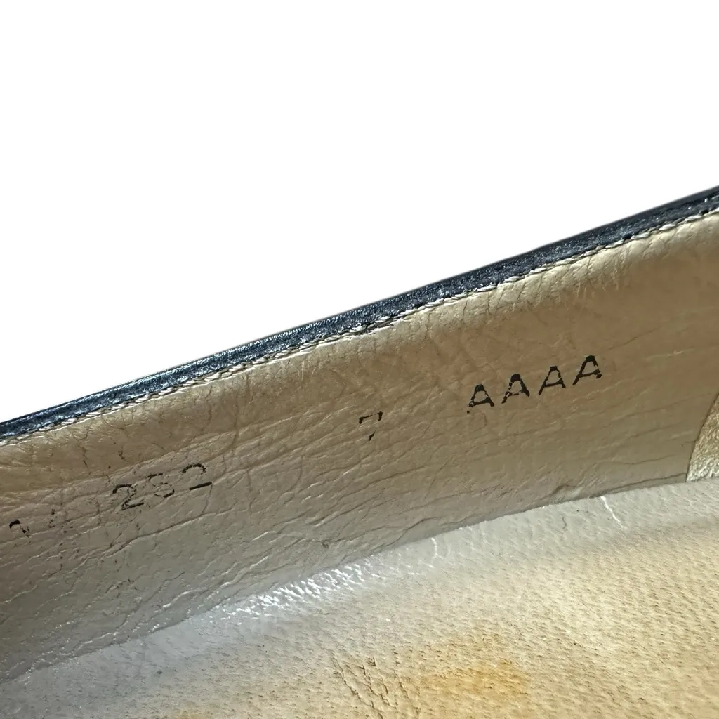 Salvatore Ferragamo Vintage Classic Bow Pumps - Image 9