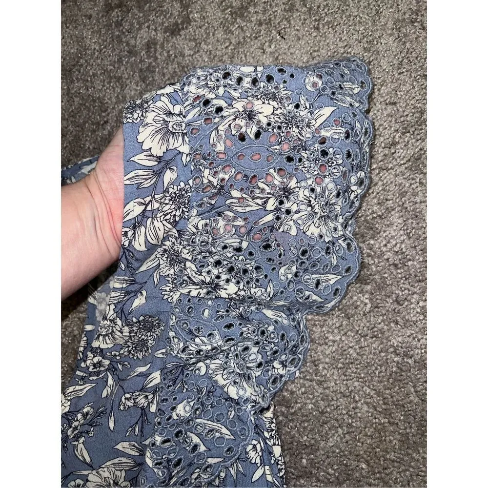 American Eagle Outfitters Eyelet Flutter Sleeves Romper Size MEDIUM - Image 4