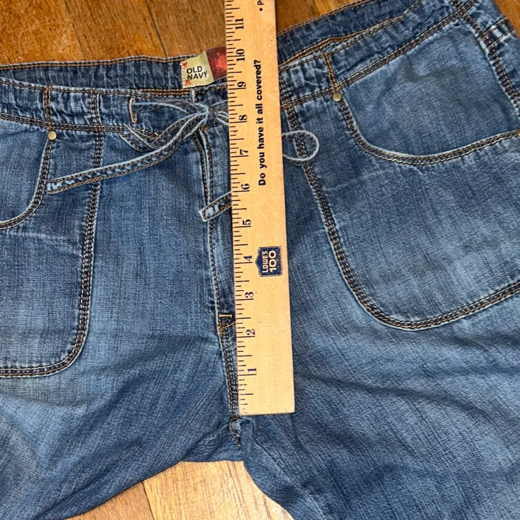 Old Navy‎ mid rise capri jeans with drawstring size 8 - Image 6