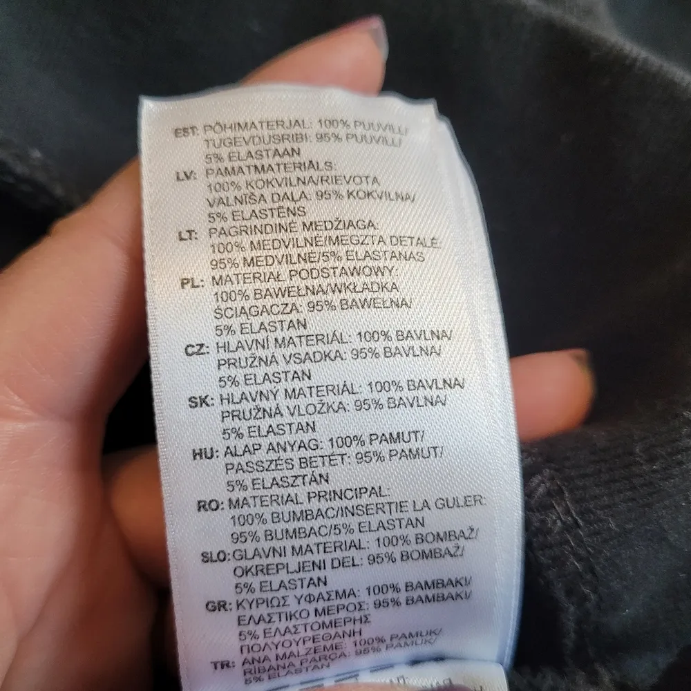 Adidas Black and White Logo Sweatshirt - Image 10