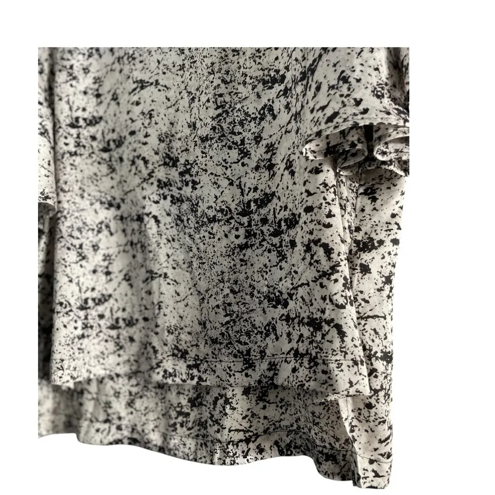 New York & Company Stretch Black and White 2 Piece pant Size S, Blouse Size M - Image 9