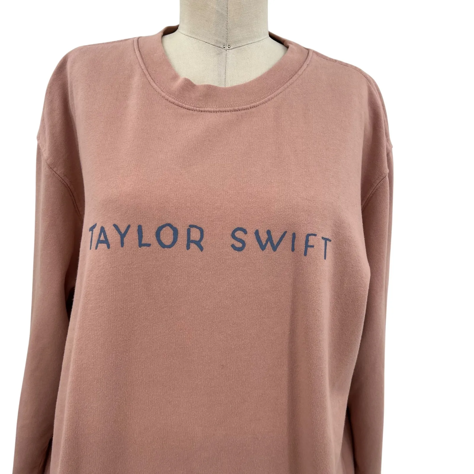 Taylor Swift Sweatshirt 1989 Taylor's Version Crewneck Pink Size Large - Image 4