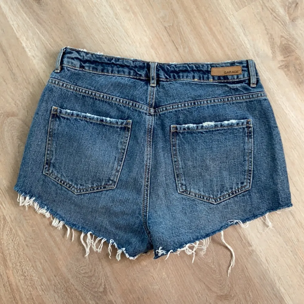 Garage Women’s Festival Denim Raw Hem Jean Shorts Size 7 - Image 20