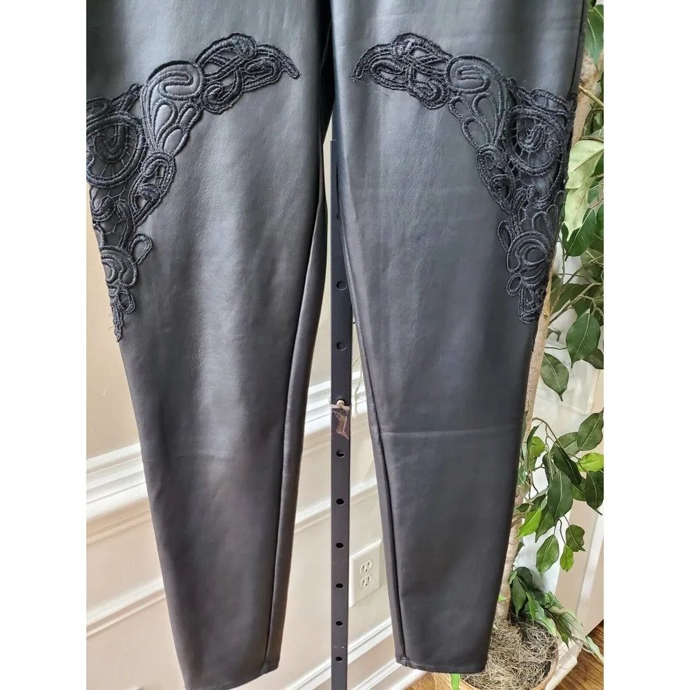 Bebe Women's Solid Black Polyester Pull On Mid Rise Skinny Fit Pant Size X-Small - Image 4