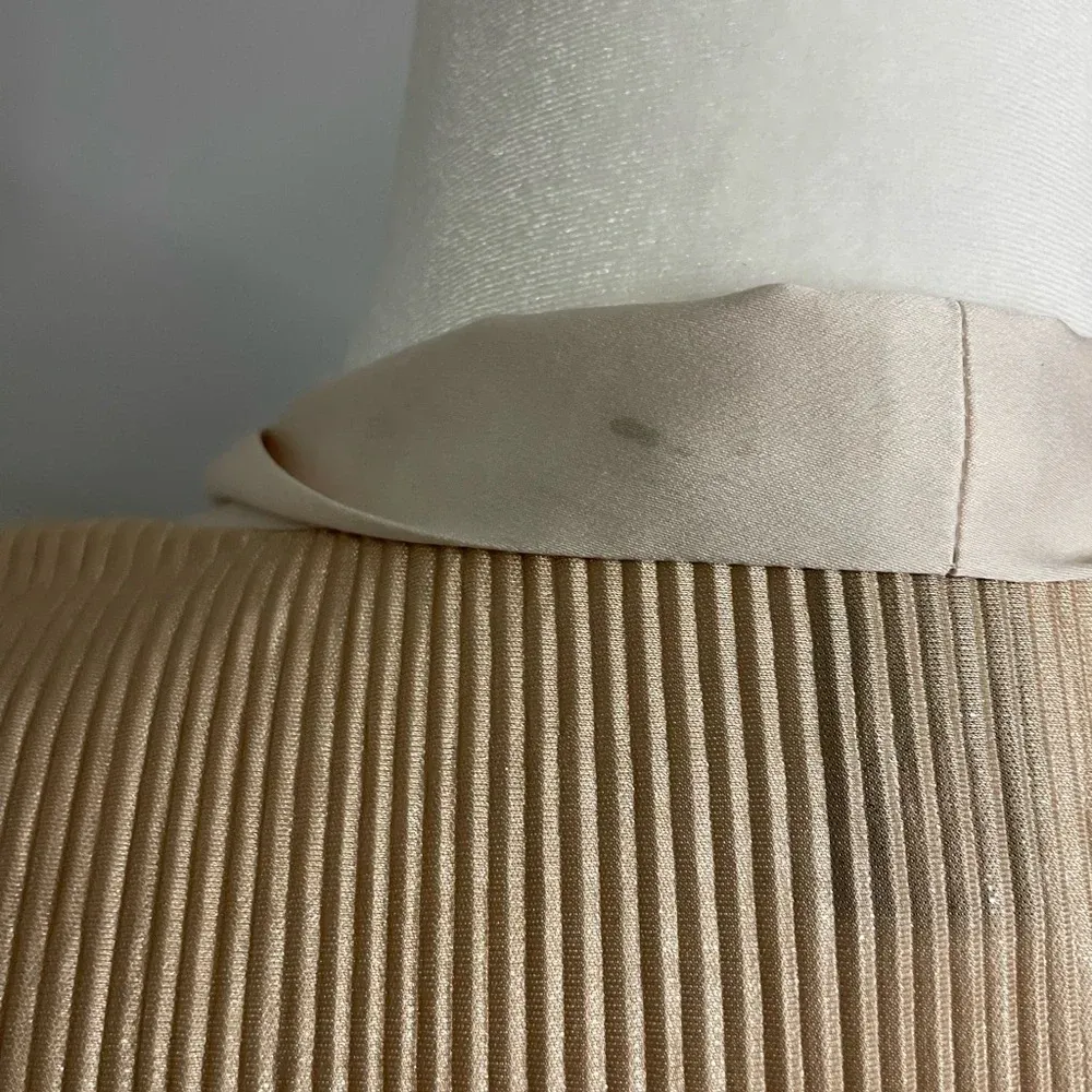 Victoria's Secret Gold Pinch Pleated Robe Womens Size XS Oversized Short - Image 5