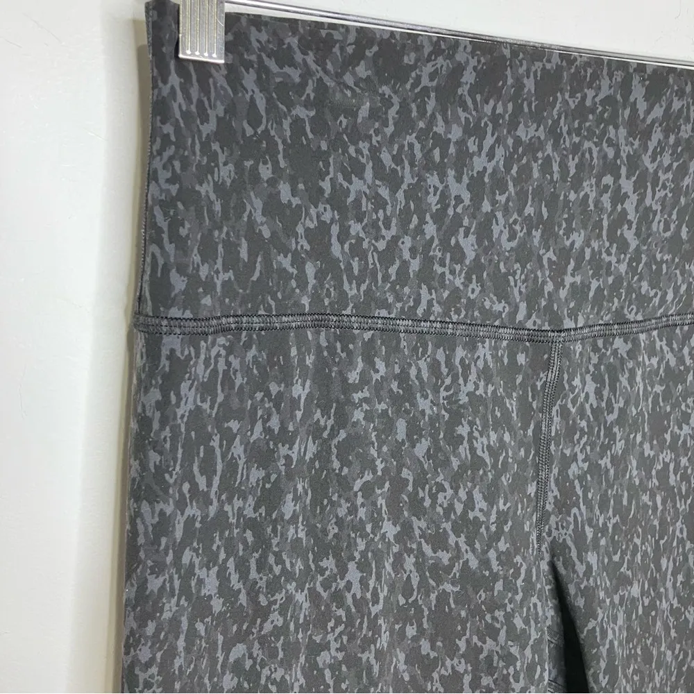 Lululemon black animal print‎ leggings knee length below the knee size 12 - Image 2