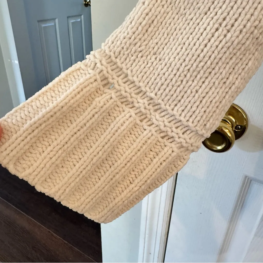 Aerie Oversized Turtleneck Chunky Knit Sweater Cream Beige M Cozy Neutral - Image 5