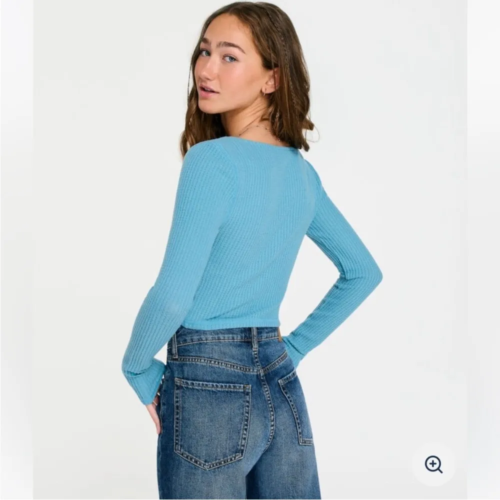 Aeropostale Long Sleeve Tie-Front Cropped Shrunken Tee - Image 2
