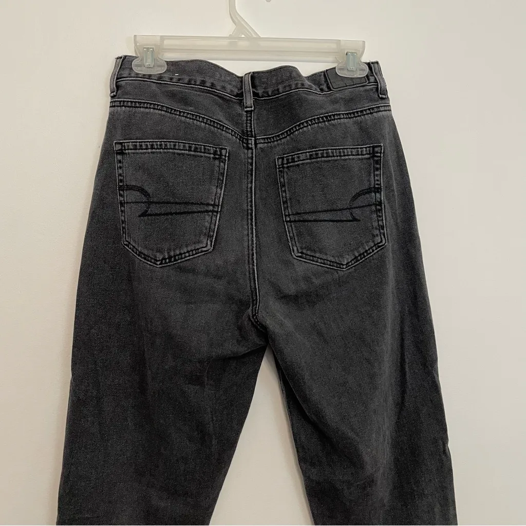 AMERICAN EAGLE AE Mom Jean Black Wash High Waisted High Rise Cropped Crop Ankle - Image 13