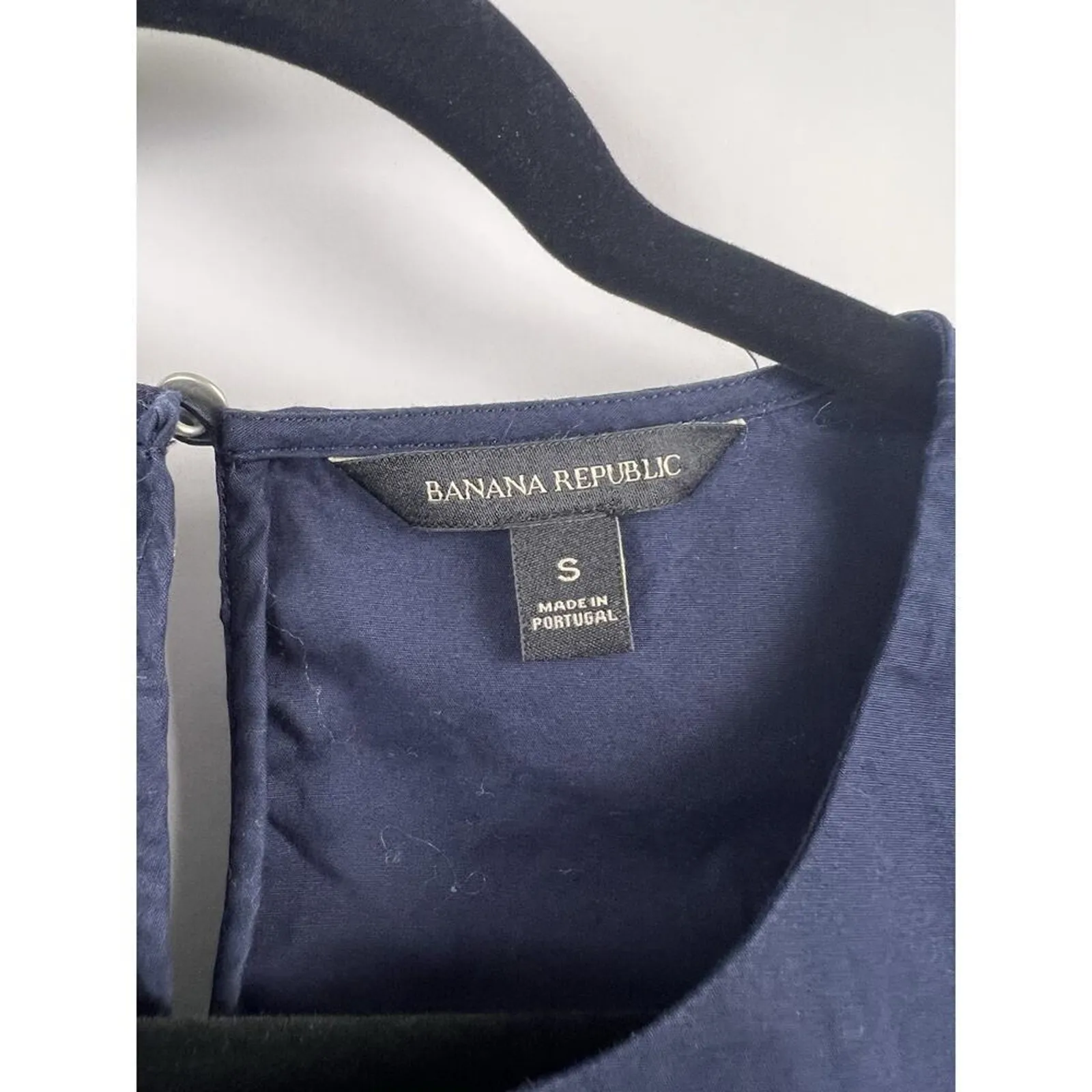 Banana Republic Sleeveless Ruffle Cinch Waist Navy Top S - Image 3