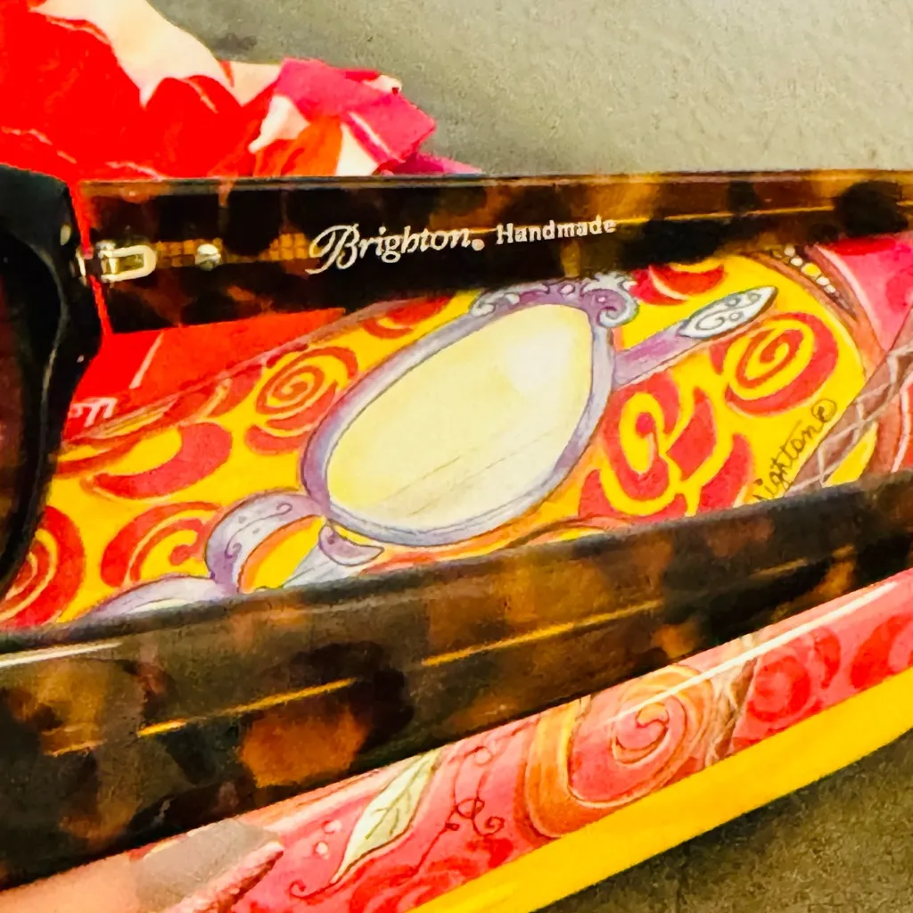 Brighton Vintage Tortoise Two Of Hearts Handmade Sunglasses - Image 4