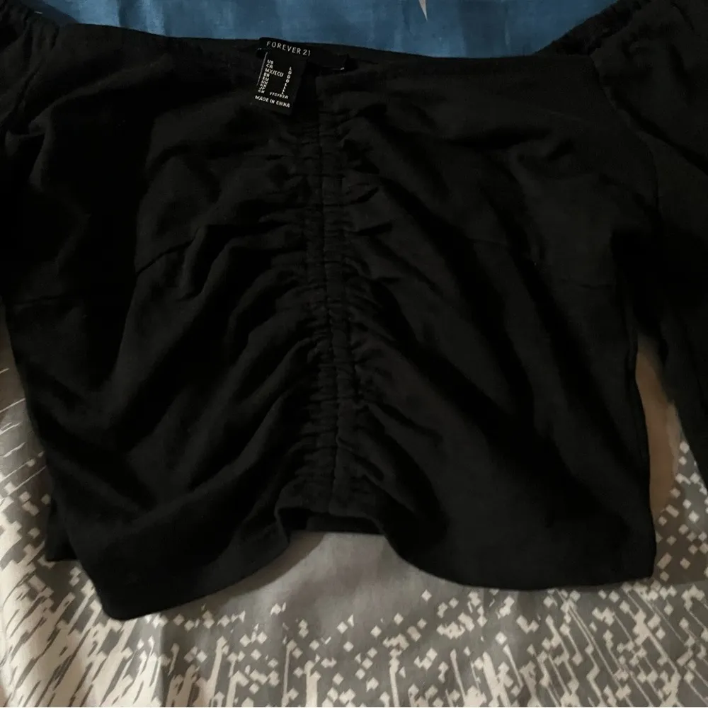 forever 21 black pirate sleeve ruched long sleeve size large - Image 2