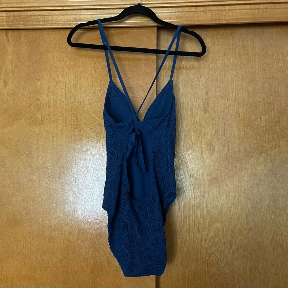 Southern Tide Summerset Mesh Crochet One Piece Swimsuit in Yacht Blue Size XS - Image 4
