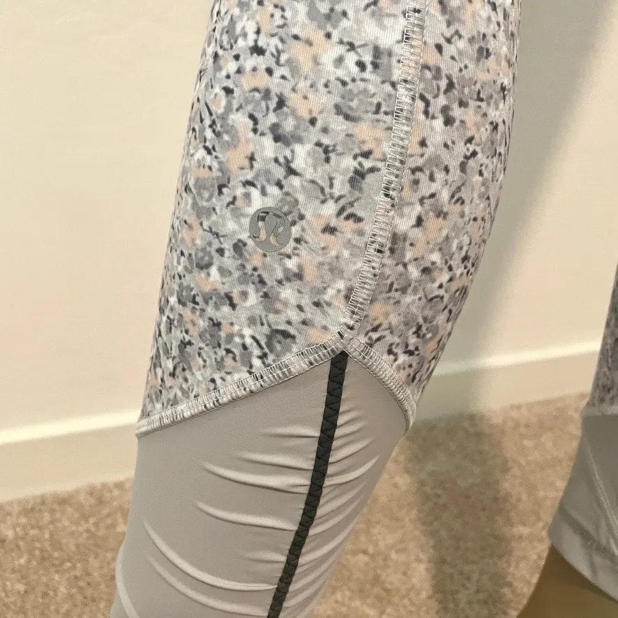 Lululemon Pace Queen Petite Fleur Silver Spoon tight 4 small P3 9030 - Image 12