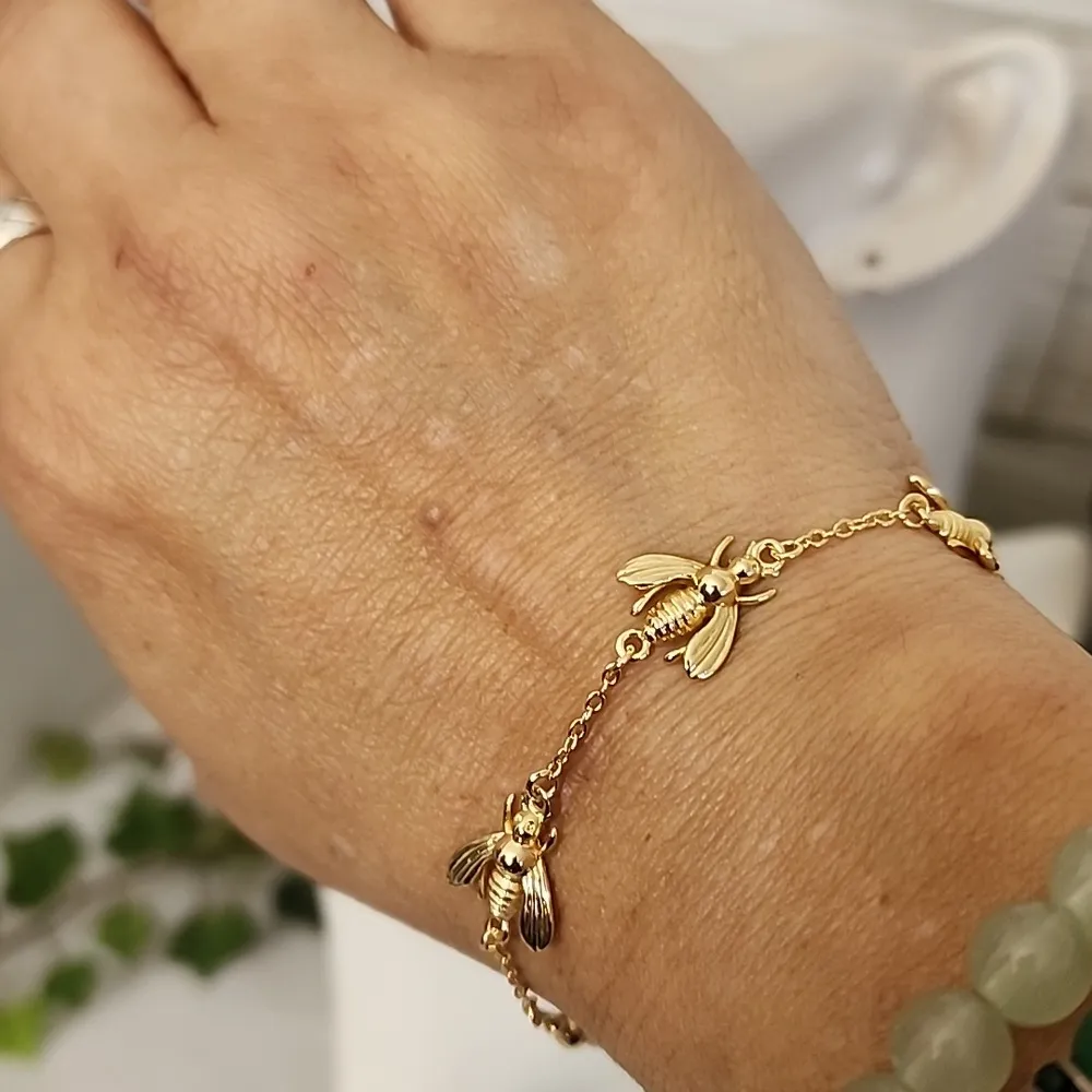 Gold Filled Luxe Bee Chain Bracelet - Image 7