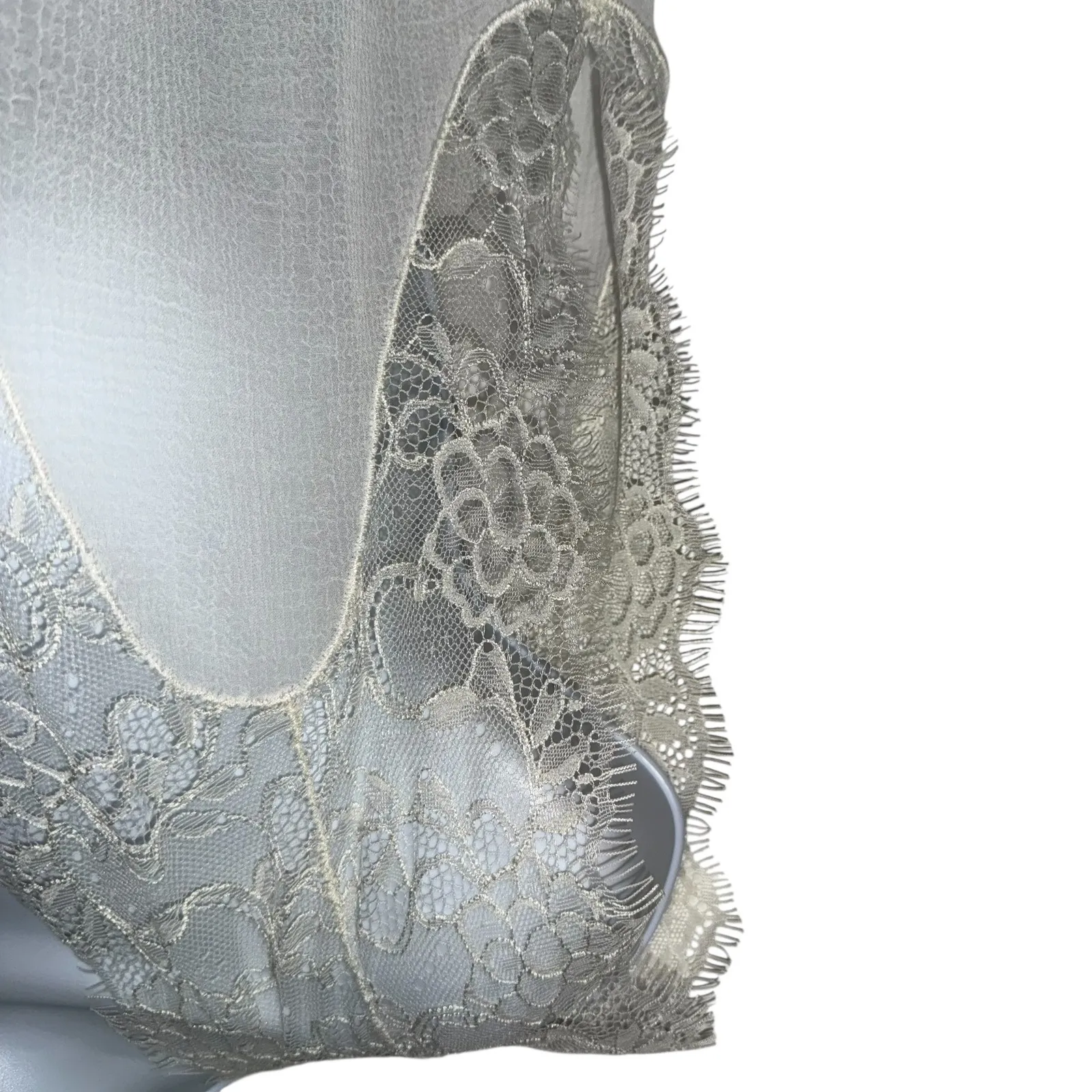 LOVESTITCH Vici Collection White Lace Trim Cap Sleeve Sheer V-Neck Blouse Small - Image 4