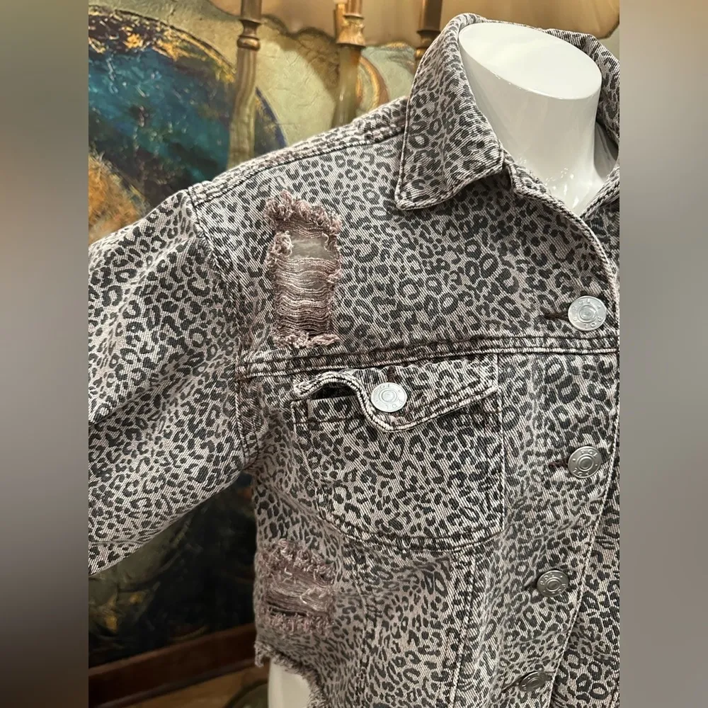 EUC POL Vintage Denim Jacket Button Up Distressed Leopard Print bottom cutoff - Image 5