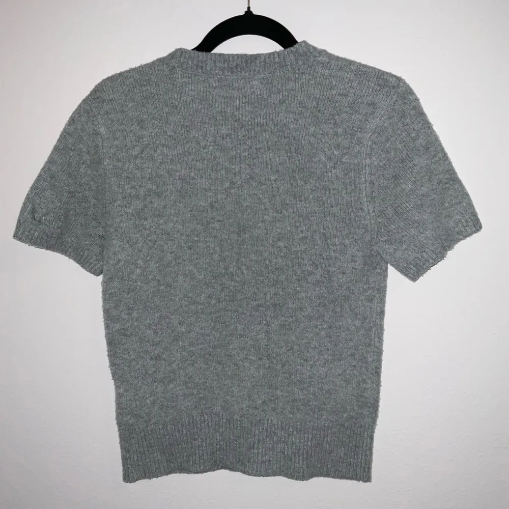 Women’s Short Sleeve Sweater Top Size XS - Image 6