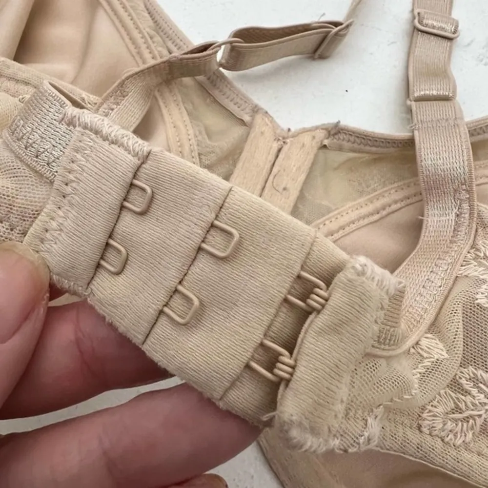 Wacoal nude beige tan underwire basic bra non molded cups size 34C - Image 6