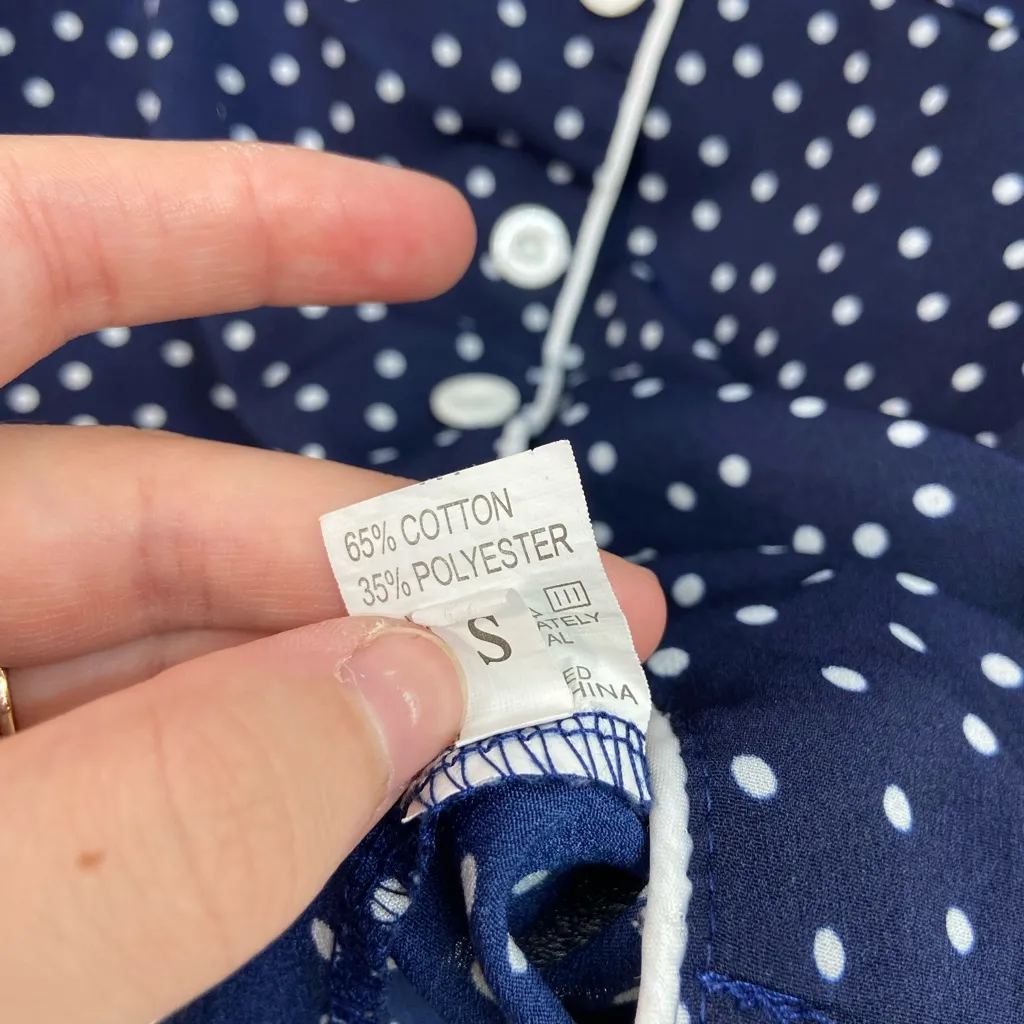 EUC Women’s navy blue white spotted collar button pocket pajama top sleepwear S - Image 3