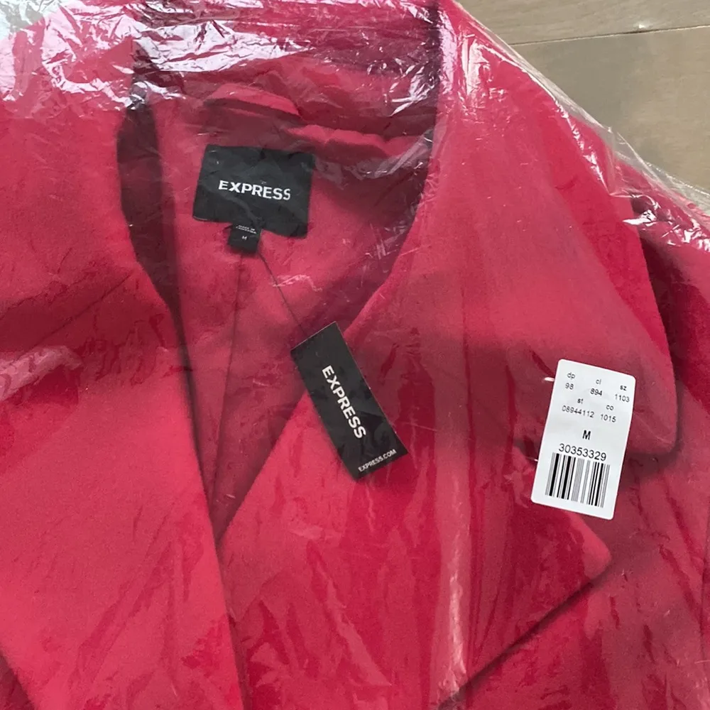 Gorgeous hot pink BNWT express wrap coat size M - Image 2