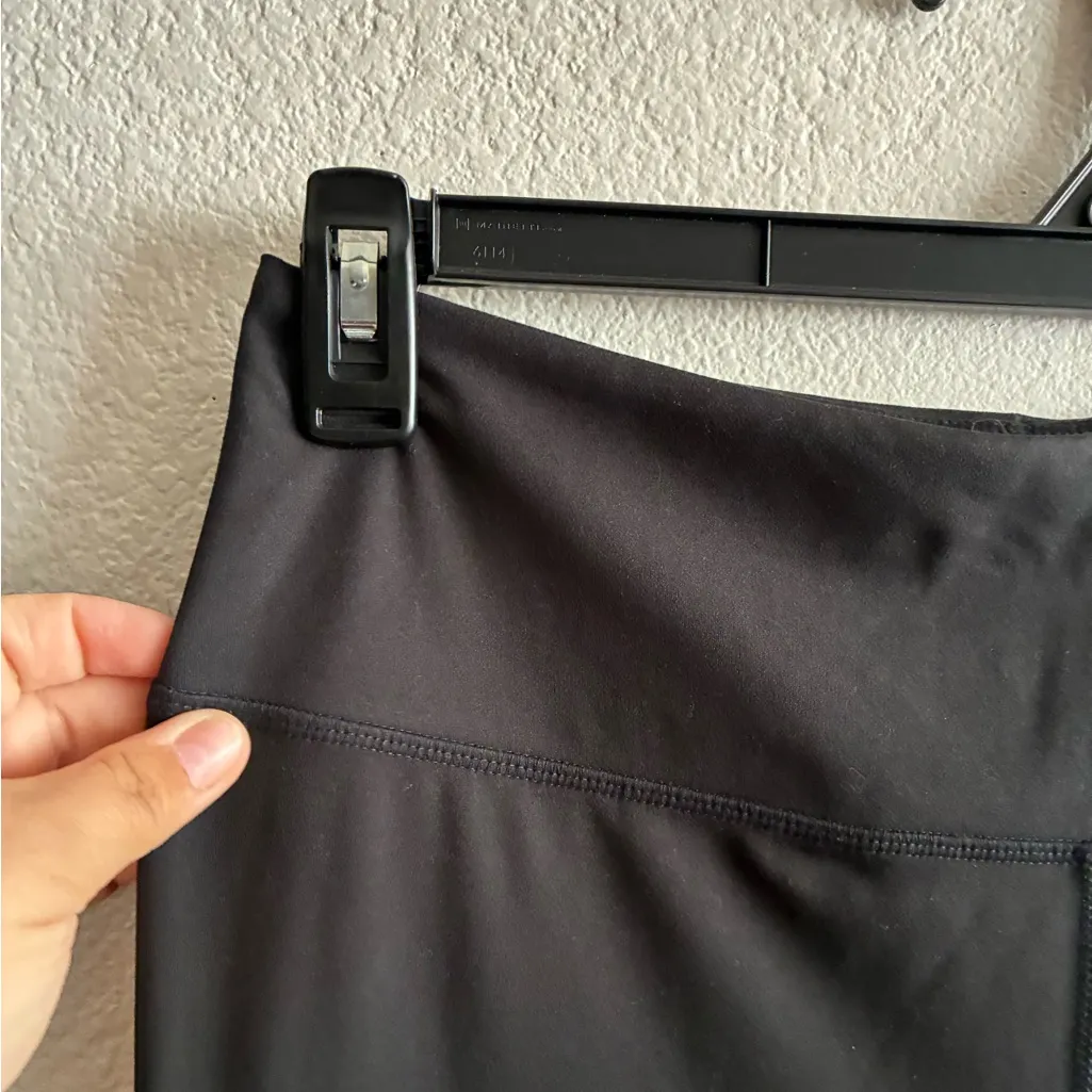 DSG Women's Sleek Black Momentum Flare
Leggings L Size L - Image 6