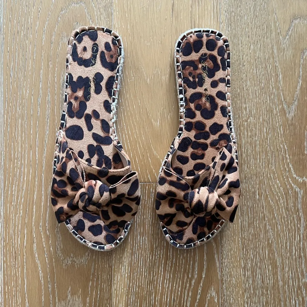 Fisace women’s espadrilles slip on front bow animal print Black Size 7 - Image 2