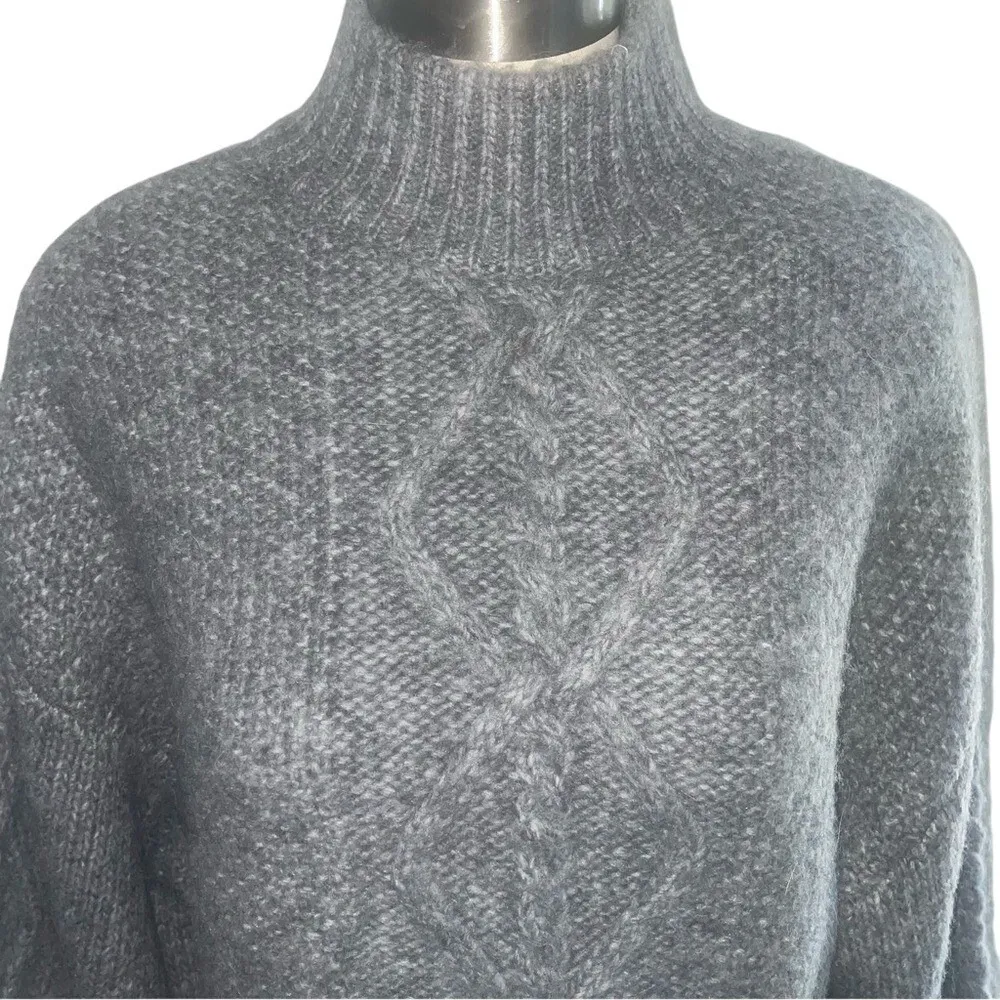 Vero Moda Gray High Neck Cable Knit Cropped Pullover Sweater S/P‎ - Image 3
