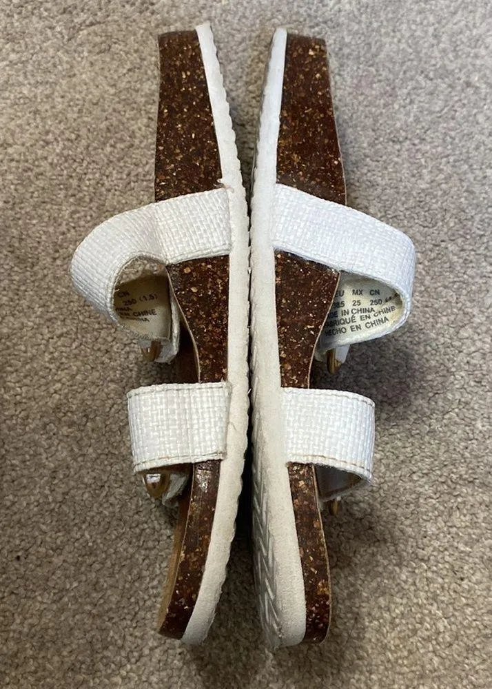 White Slip On Sandals Size 8 - Image 3