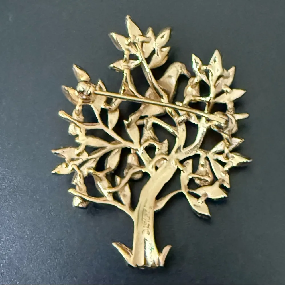 Vintage TRIFARI A Phillippe Tree Of Life Partridge Bird in Pear Tree Enamel Pin - Image 6