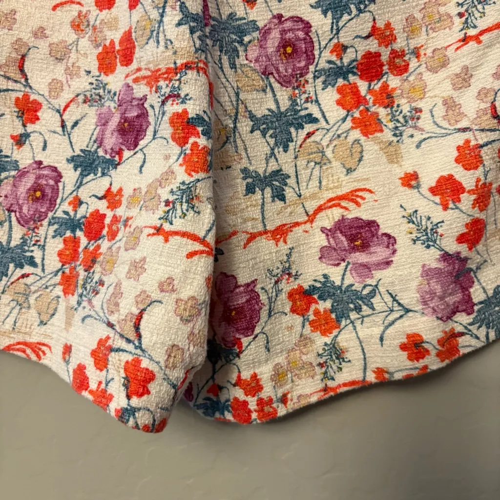 Ann Taylor white and purple floral high waisted side zip dressy shorts size 8 - Image 17