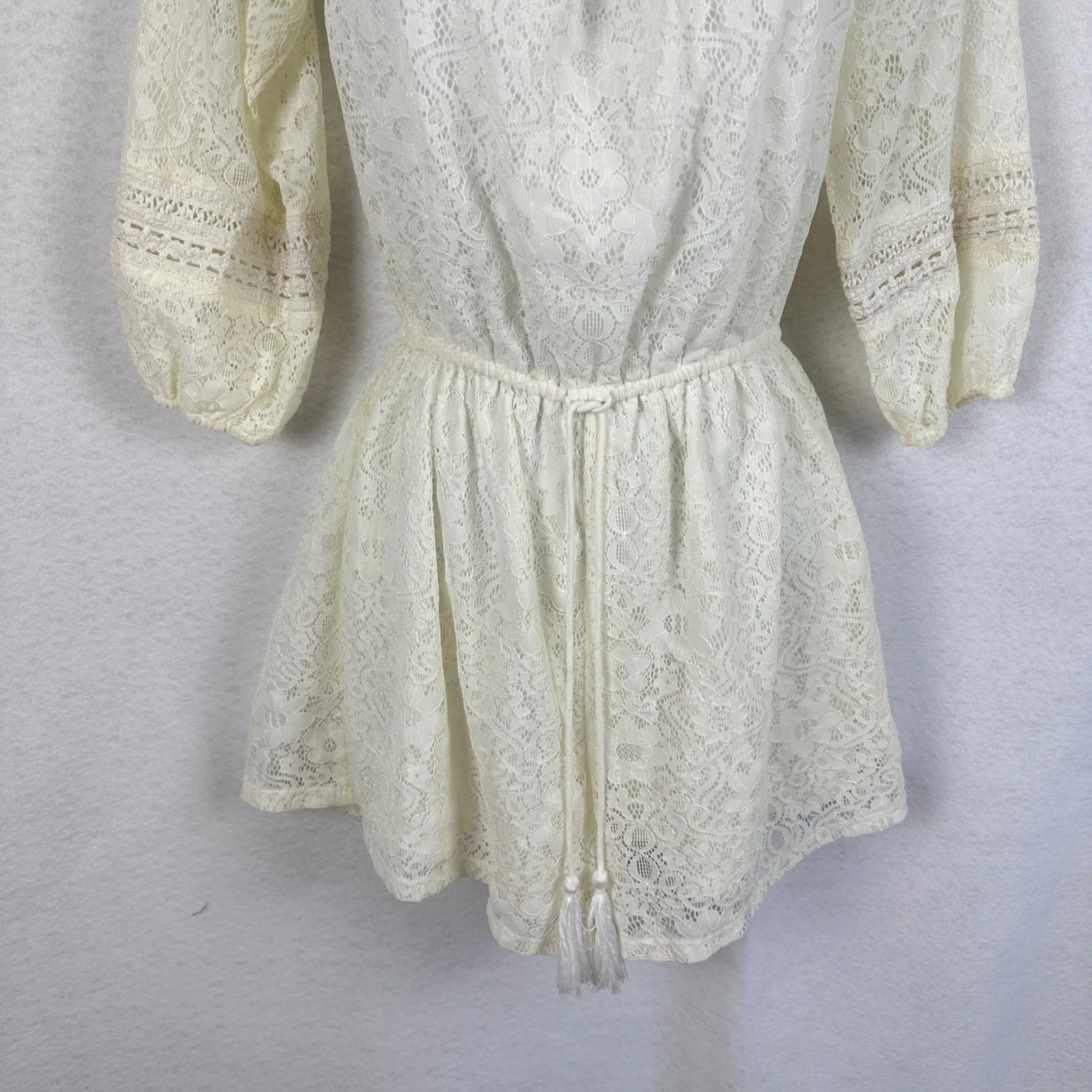 New Hollister Ivory Lace Romper Women's Small Off‎ Shoulder Bohemian Tassel Boho - Image 3