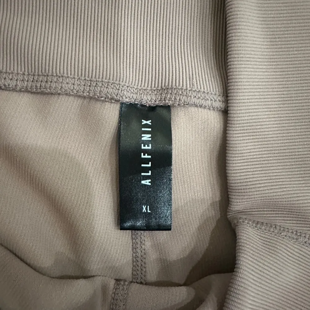 All Fenix tan ribbed biker shorts size XL - Image 2