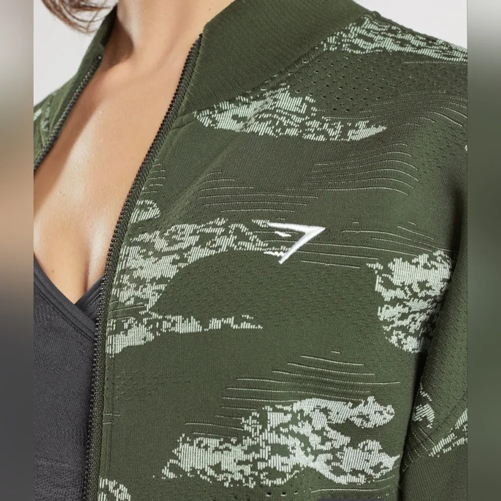 NWOT Gymshark Adapt Camo Seamless Track Jacket Moss Olive Aloe Green Size Small - Image 5